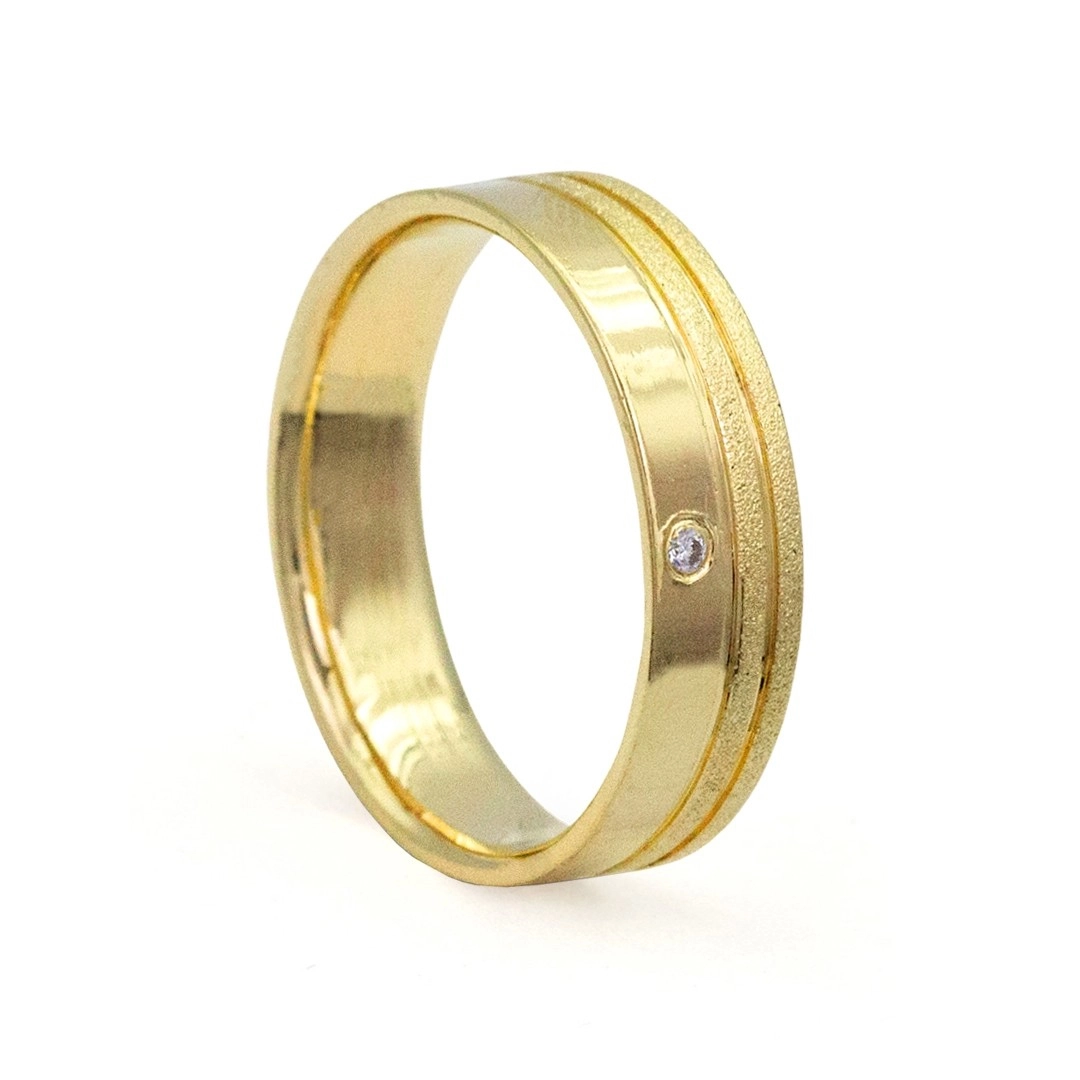 Aliança de Ouro 18K Semi Anatômica com Dois Frisos Diamantado e Brilhante