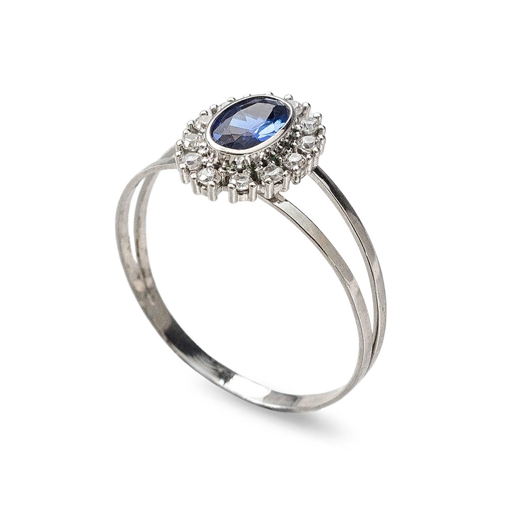 Anel de Formatura em Ouro Branco com Zircônia Central Oval