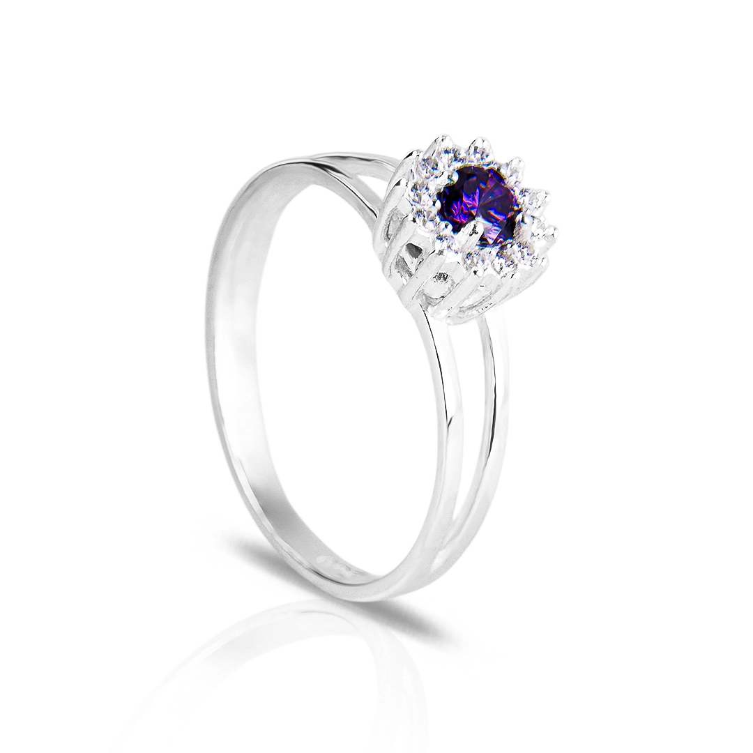 Anel De Formatura Em Prata Com Zircônia Ametista Redonda E Zircônias Cristal