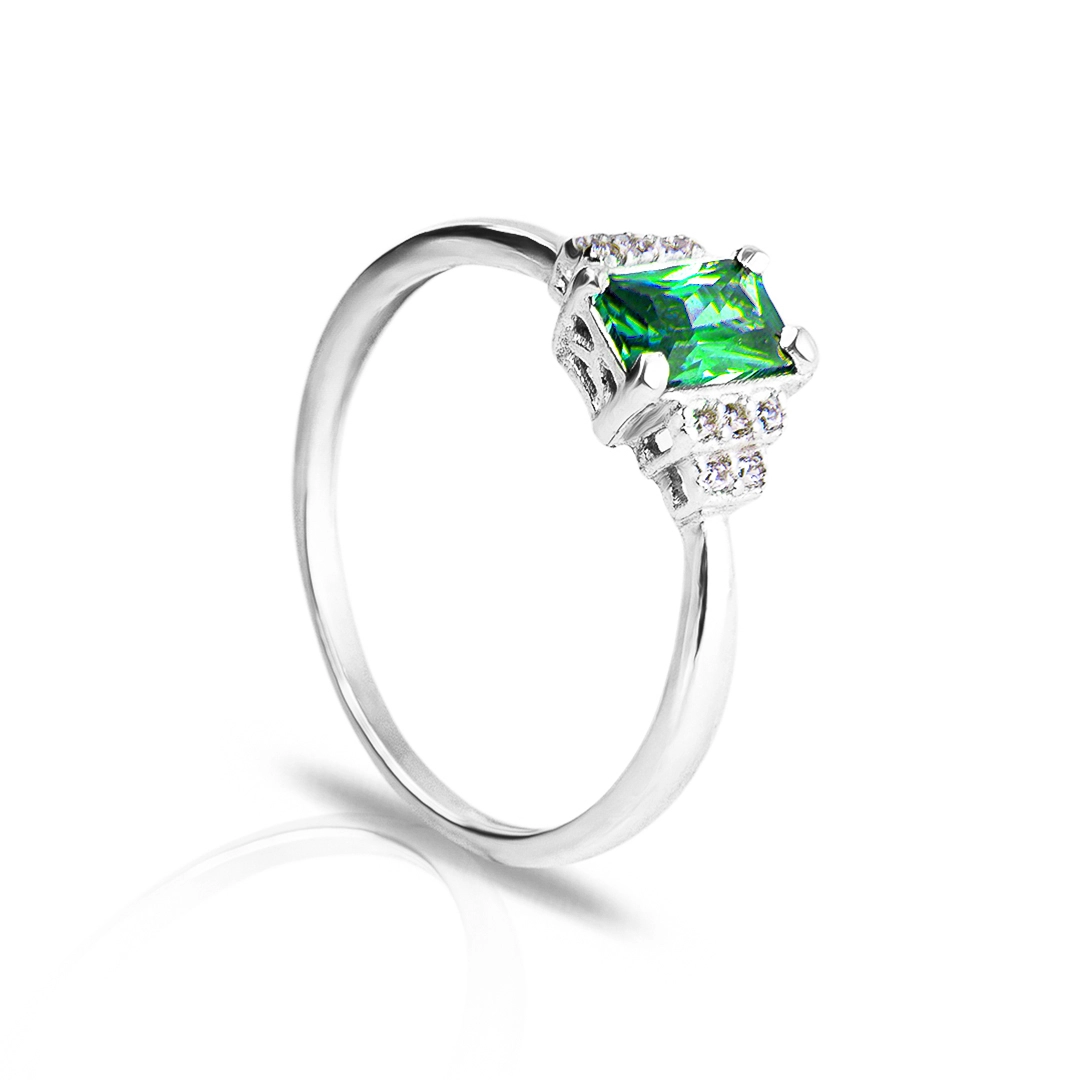 Anel De Formatura Em Prata Com Zircônia Esmeralda Retangular E Zircônias Cristal