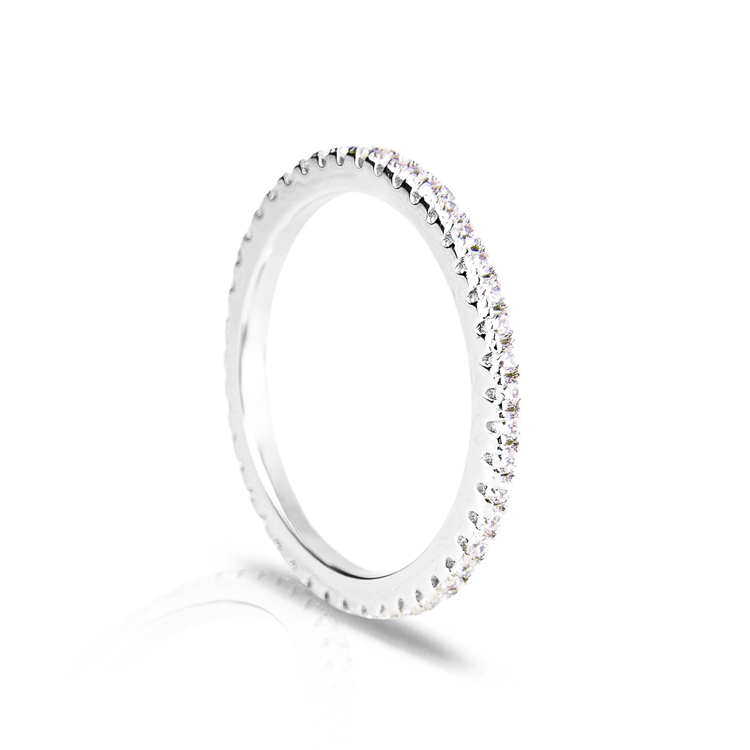 Anel de Prata com Aro de Zircônias Cristal