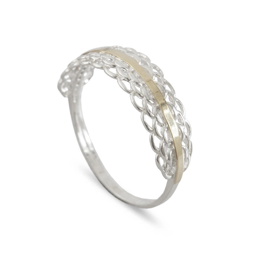 Anel em Prata Classic com Trabalhado Lateral e Aplique em Ouro