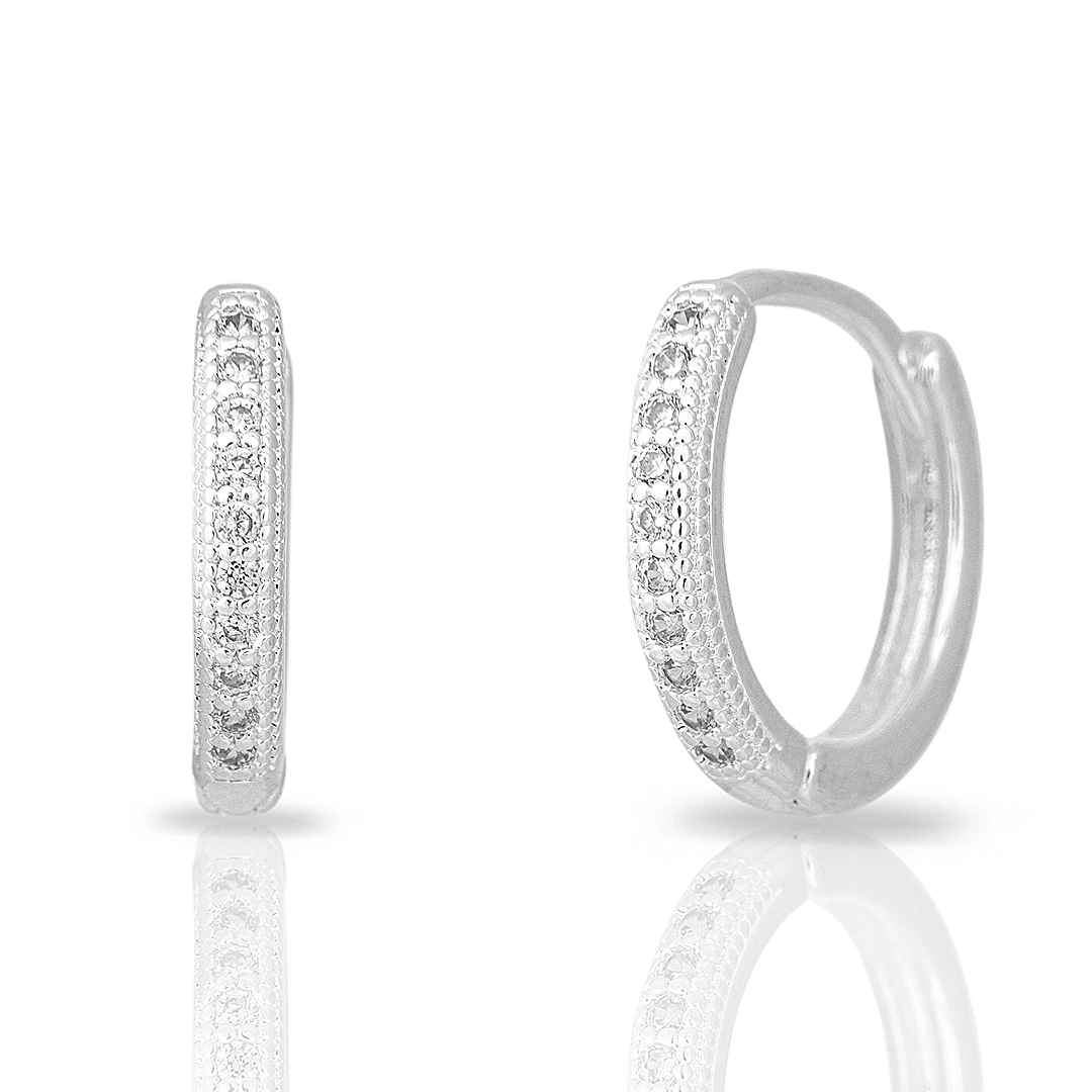 Brinco de Prata Leve Argola Clic com  Zircônias Cristal