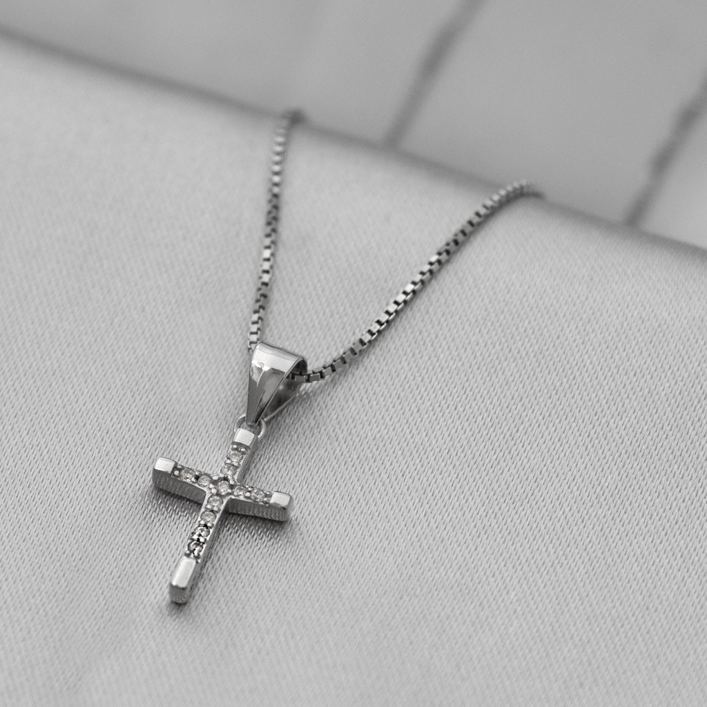 Gargantilha de Prata com Cruz de Zircônia Cristal